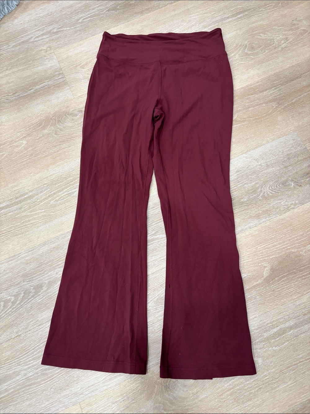 Lululemon Groove Nulu Super-High-Rise Flared Pant *Regular
Garnet! - Picture 4 of 4